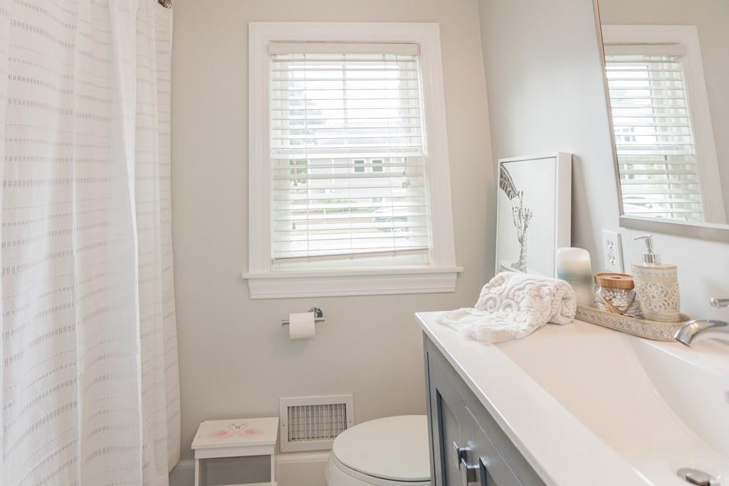 37 Columbia Road Danvers, MA 01923 - Photo 19 of 42 Gallery Image 19