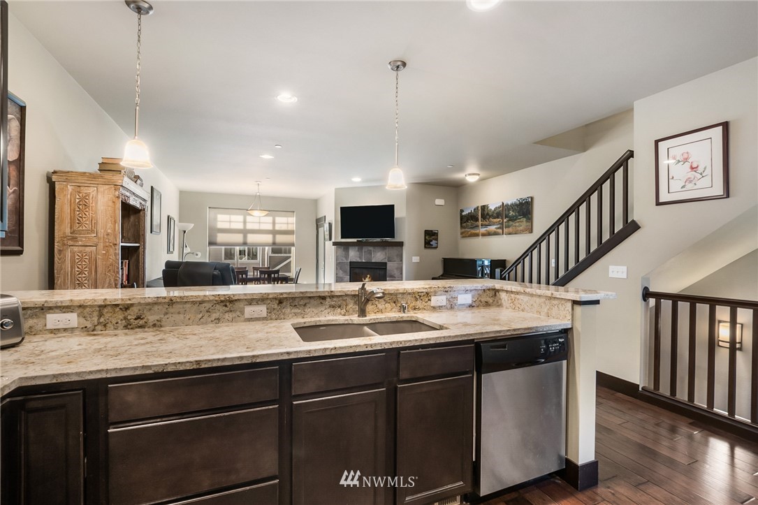 3804 Northeast 3rd Place Renton, WA 98056 - Photo 3 of 22