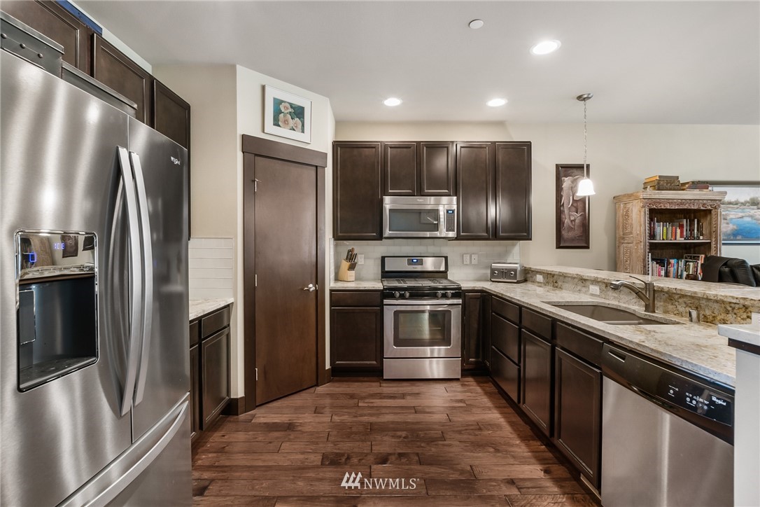 3804 Northeast 3rd Place Renton, WA 98056 - Photo 4 of 22