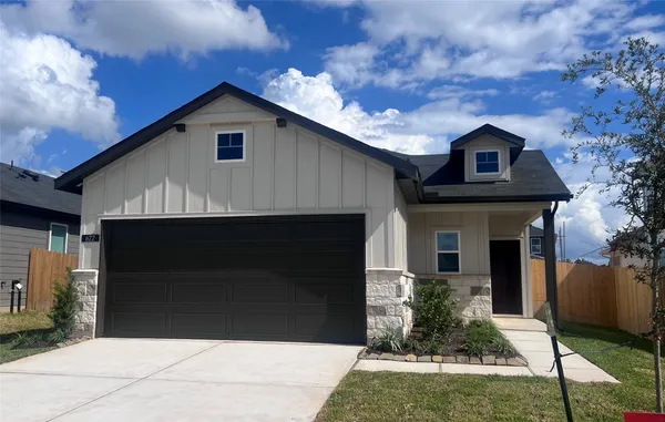 $1,895 | 622 Amber Falls Drive, Montgomery, TX 77356