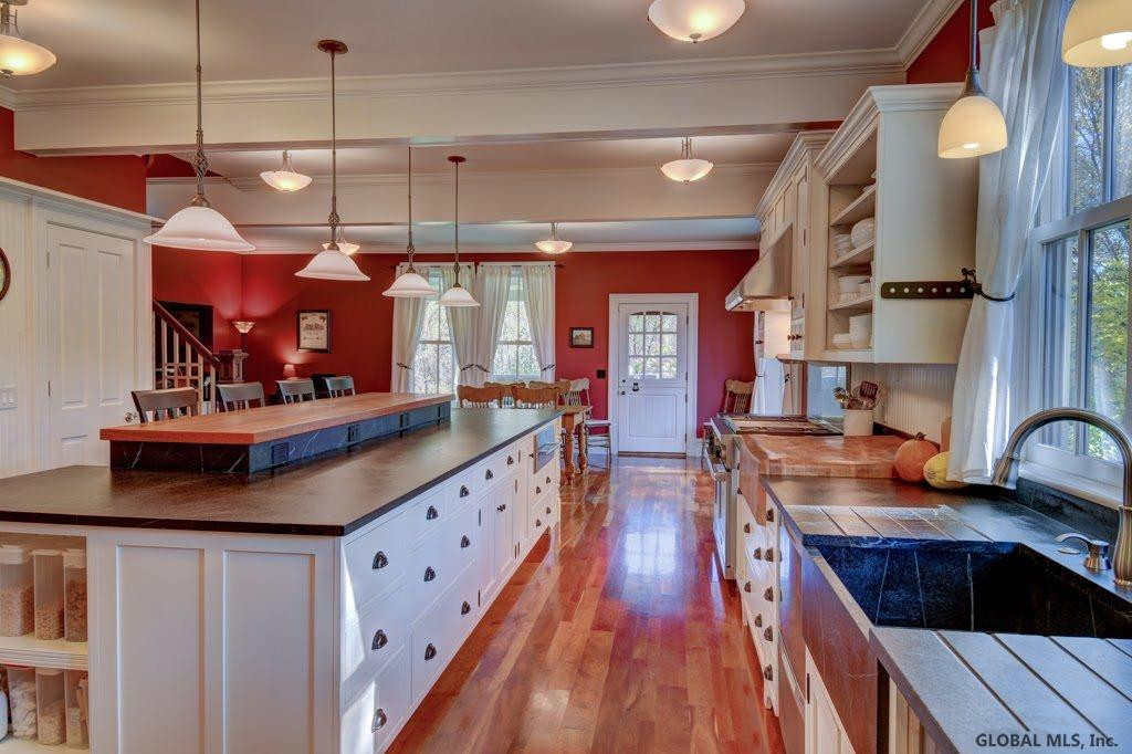 16 Middleline Road Ballston, NY 12019 - Photo 2 of 25 Photo 2