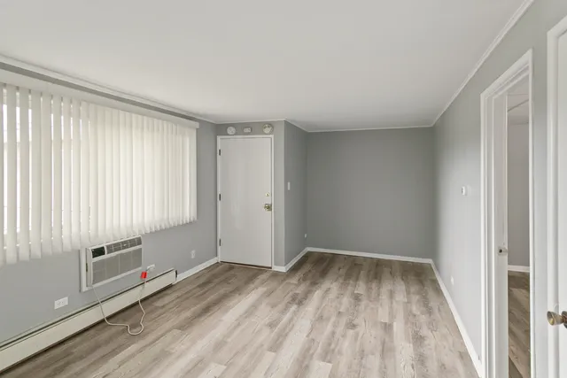 $1,245 | 3007 West 87th Street, Unit 4, Evergreen Park, IL 60805