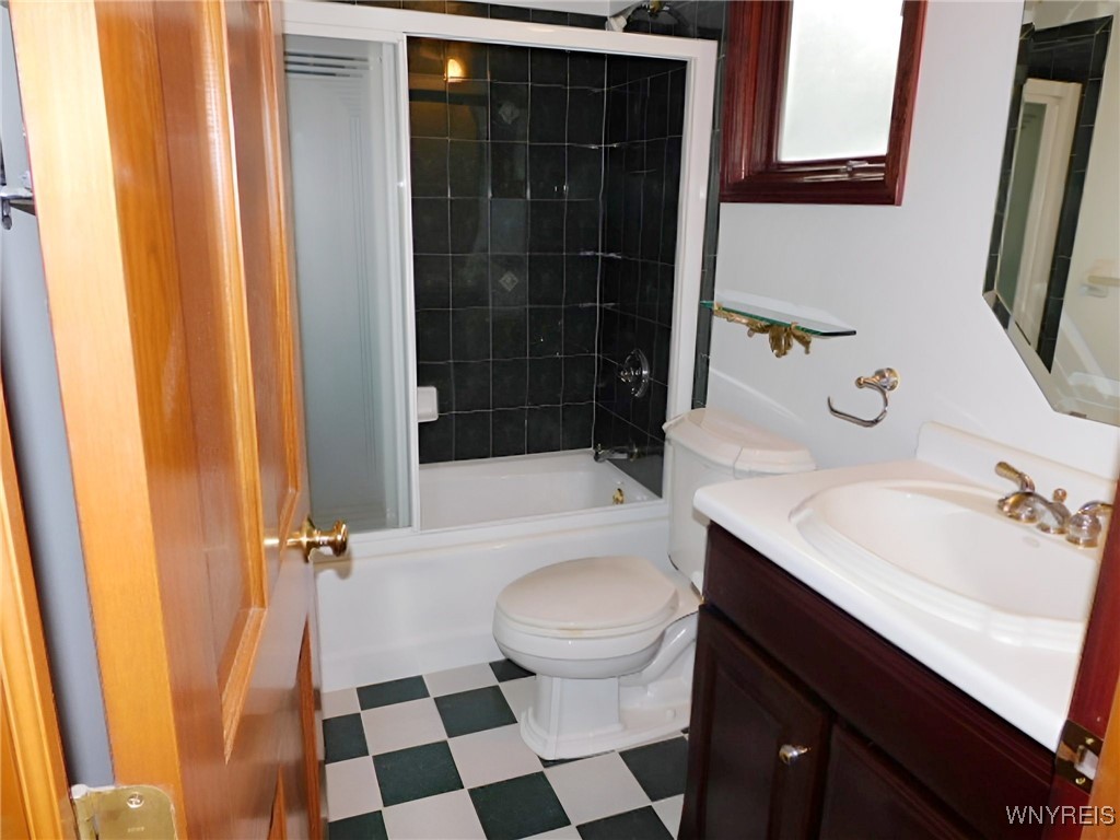 15 Thomas Jefferson Lane Amherst, NY 14226 - Photo 14 of 29