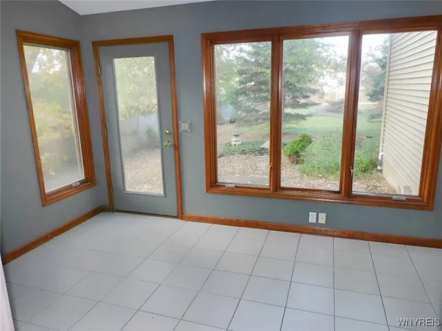 $499,950 | 15 Thomas Jefferson Lane, Amherst, NY 14226