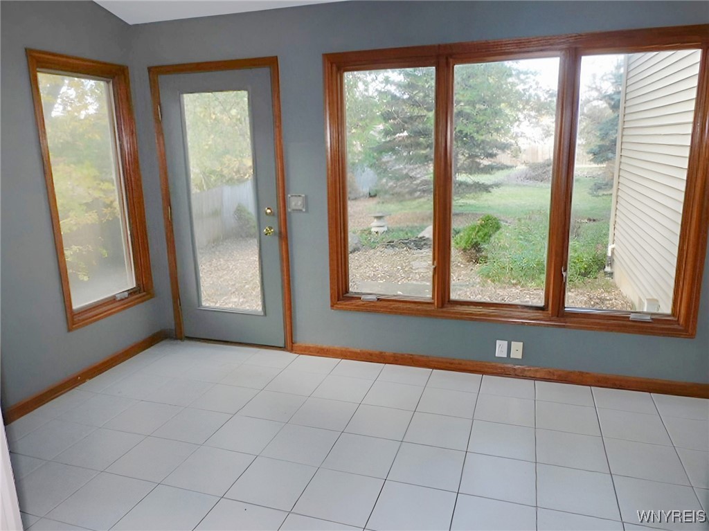 15 Thomas Jefferson Lane Amherst, NY 14226 - Photo 15 of 29