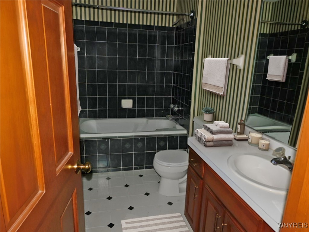 15 Thomas Jefferson Lane Amherst, NY 14226 - Photo 19 of 29 Virtually Staged