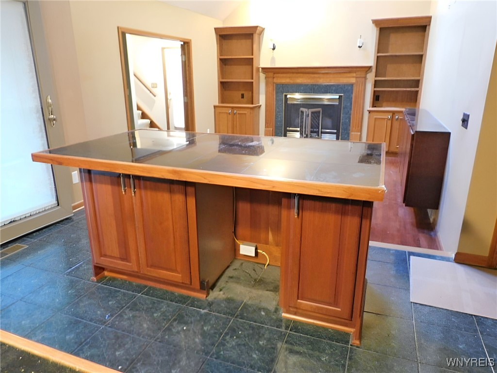 15 Thomas Jefferson Lane Amherst, NY 14226 - Photo 4 of 29