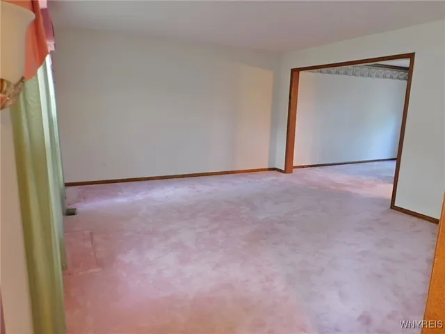 $499,950 | 15 Thomas Jefferson Lane, Amherst, NY 14226