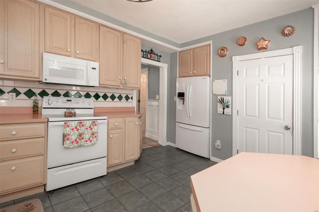 $540,000 | 2607 Oakview Terrace, St. Louis, MO 63143