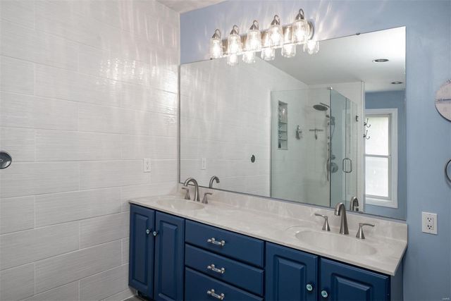 $540,000 | 2607 Oakview Terrace, St. Louis, MO 63143