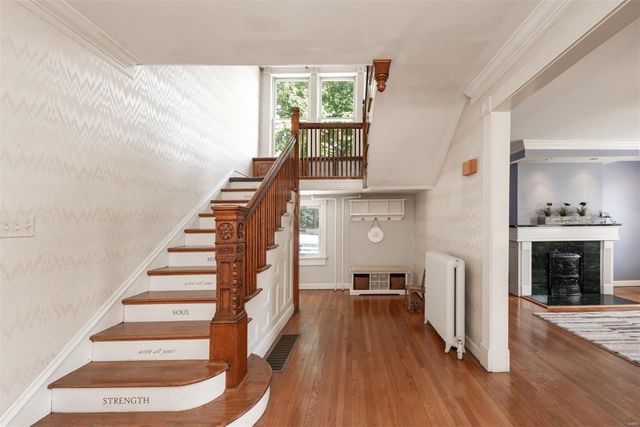 $540,000 | 2607 Oakview Terrace, St. Louis, MO 63143