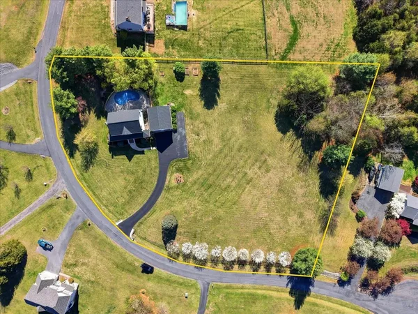 $650,000 | 94 Shackelford Lane, Verona, VA 24482