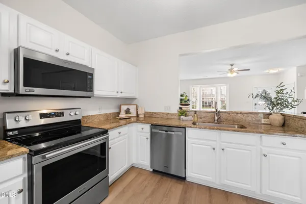 $235,000 | 3937 Elizabeth Glen Way, Jamestown, NC 27282