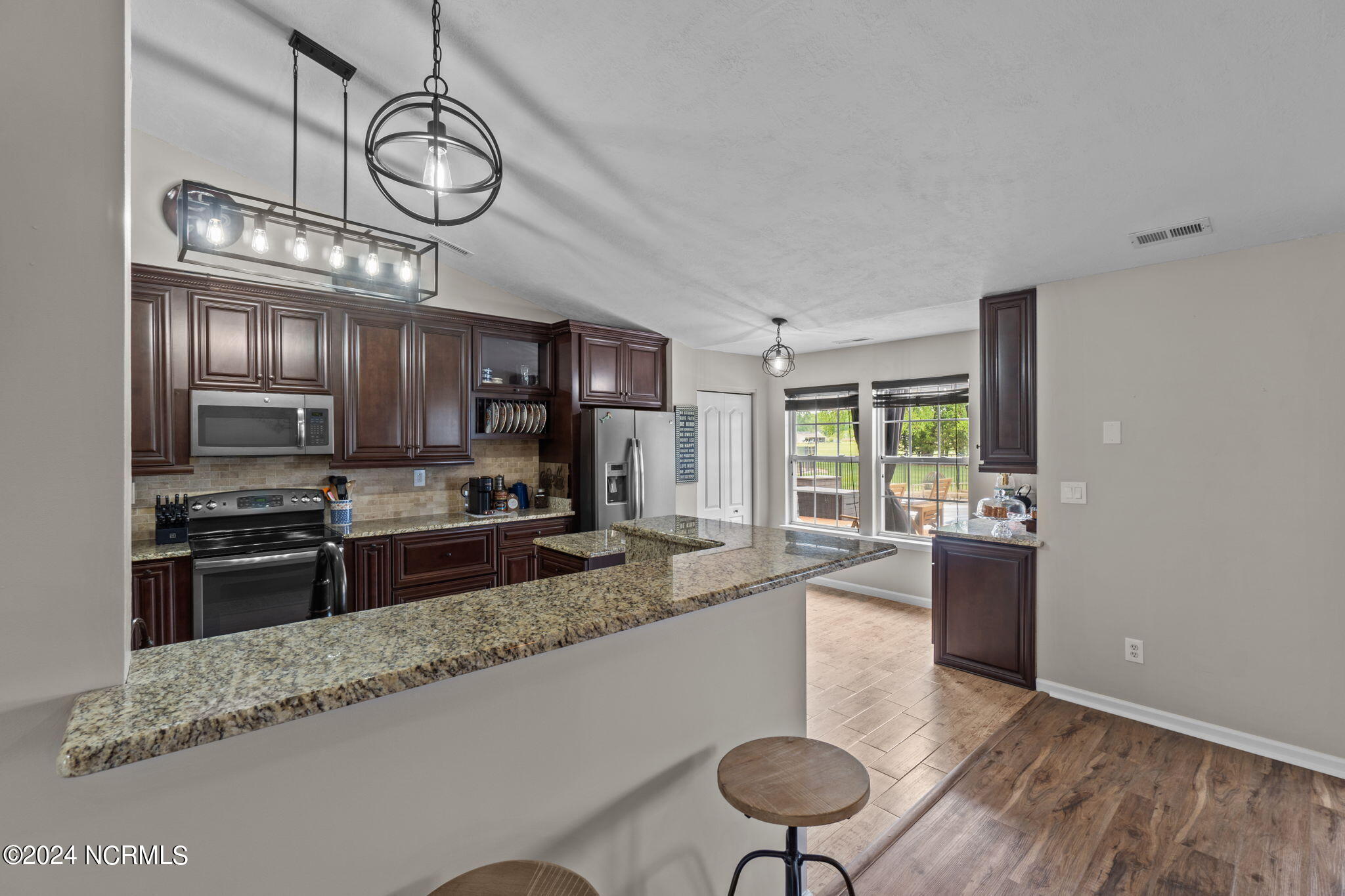 119 Green View Road Moyock, NC 27958 - Photo 11 of 36 32-web-or-mls-DSC01061
