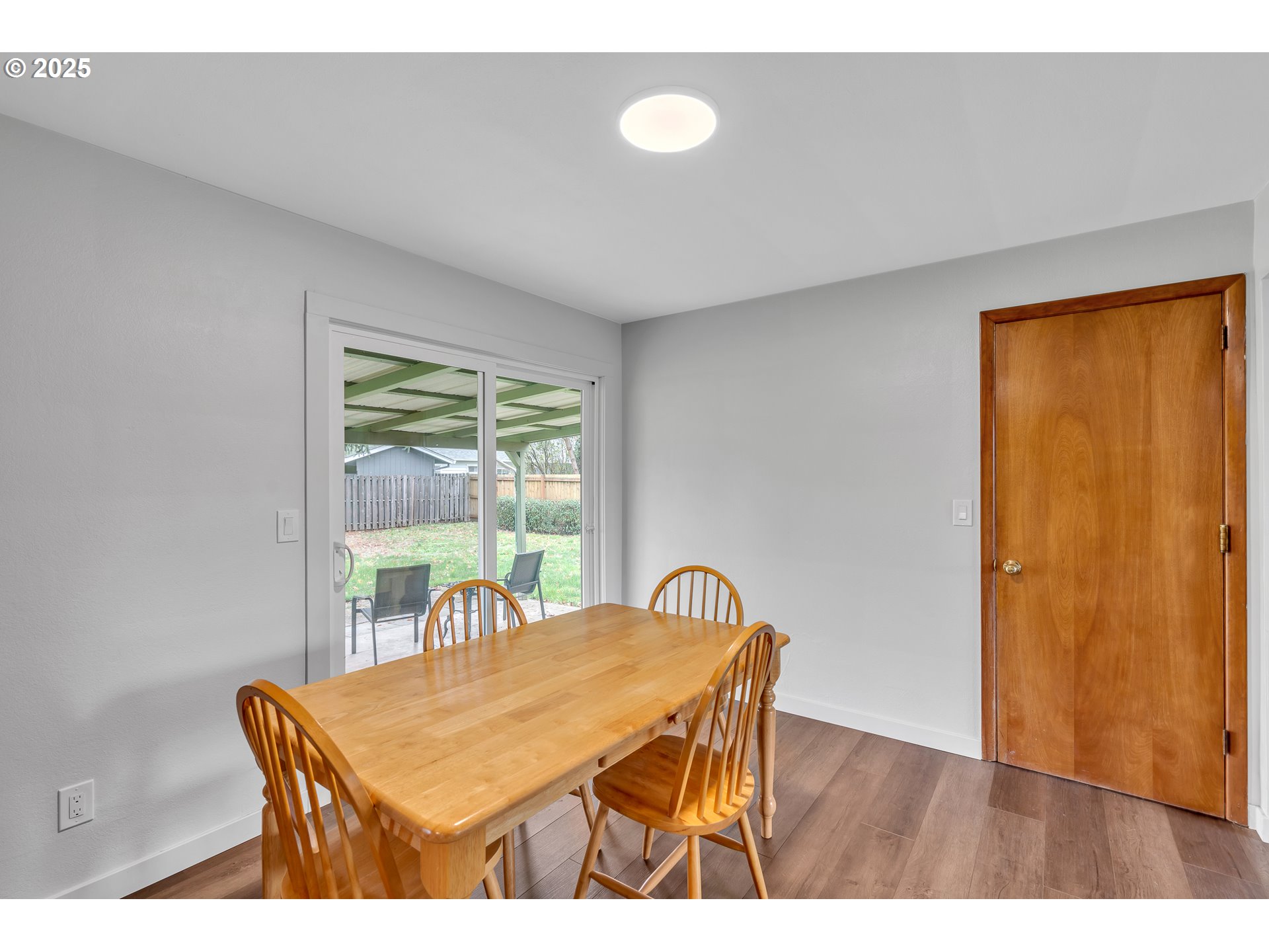 3472 Hoodview Drive Hubbard, OR 97032 - Photo 6 of 23 a dining room with a table and chairs
