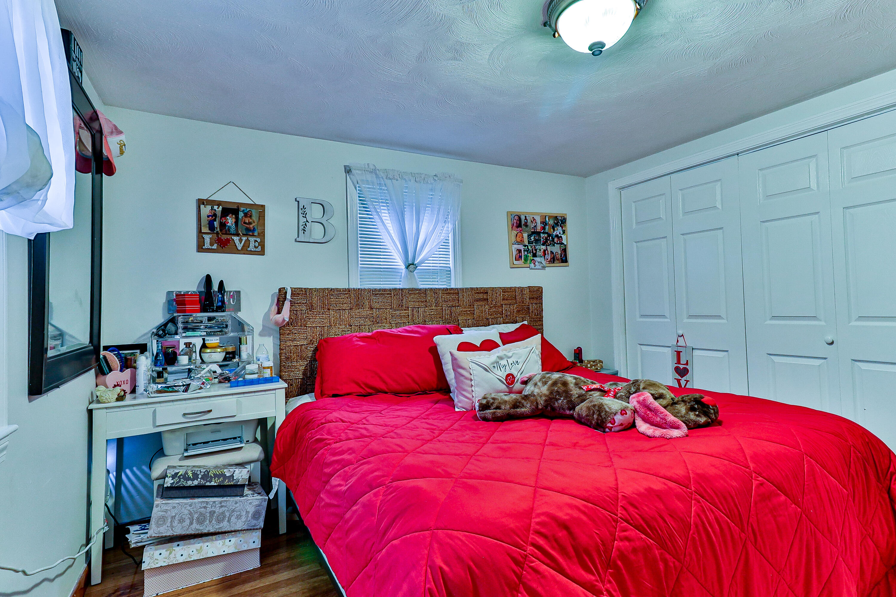440 Lincoln Rd Extension Barnstable, MA 02601 - Photo 11 of 19 a bedroom with a bed and a window