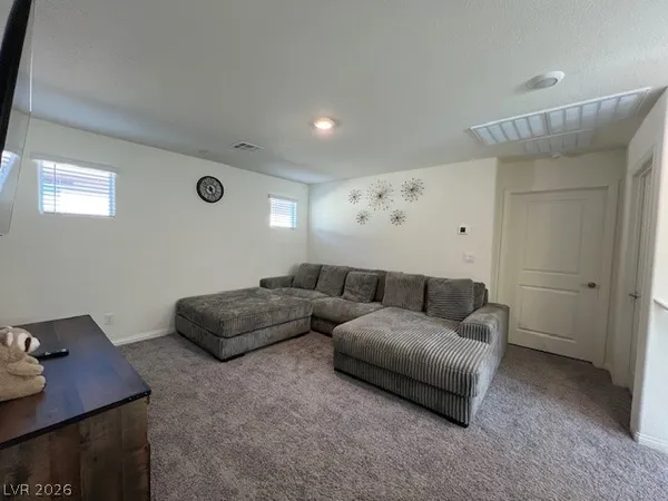 $2,500 | 380 Larksong Avenue, Henderson, NV 89011