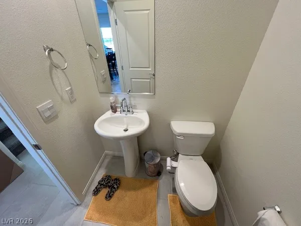 $2,500 | 380 Larksong Avenue, Henderson, NV 89011