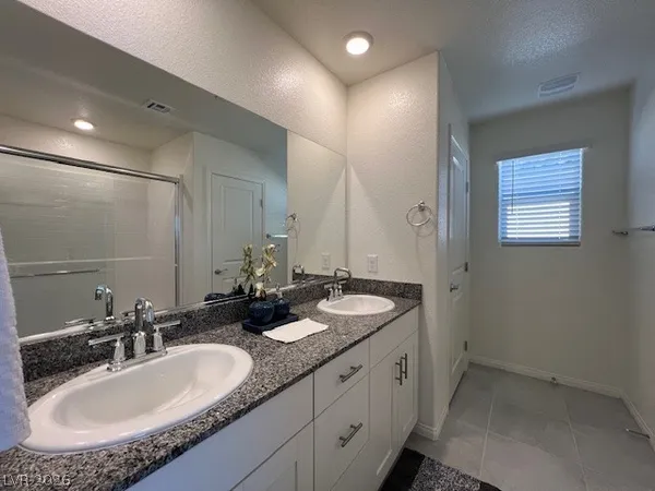 $2,500 | 380 Larksong Avenue, Henderson, NV 89011