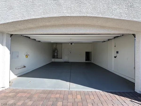 $2,500 | 380 Larksong Avenue, Henderson, NV 89011