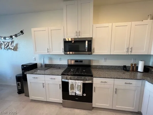 $2,500 | 380 Larksong Avenue, Henderson, NV 89011