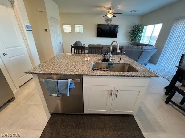 $2,500 | 380 Larksong Avenue, Henderson, NV 89011