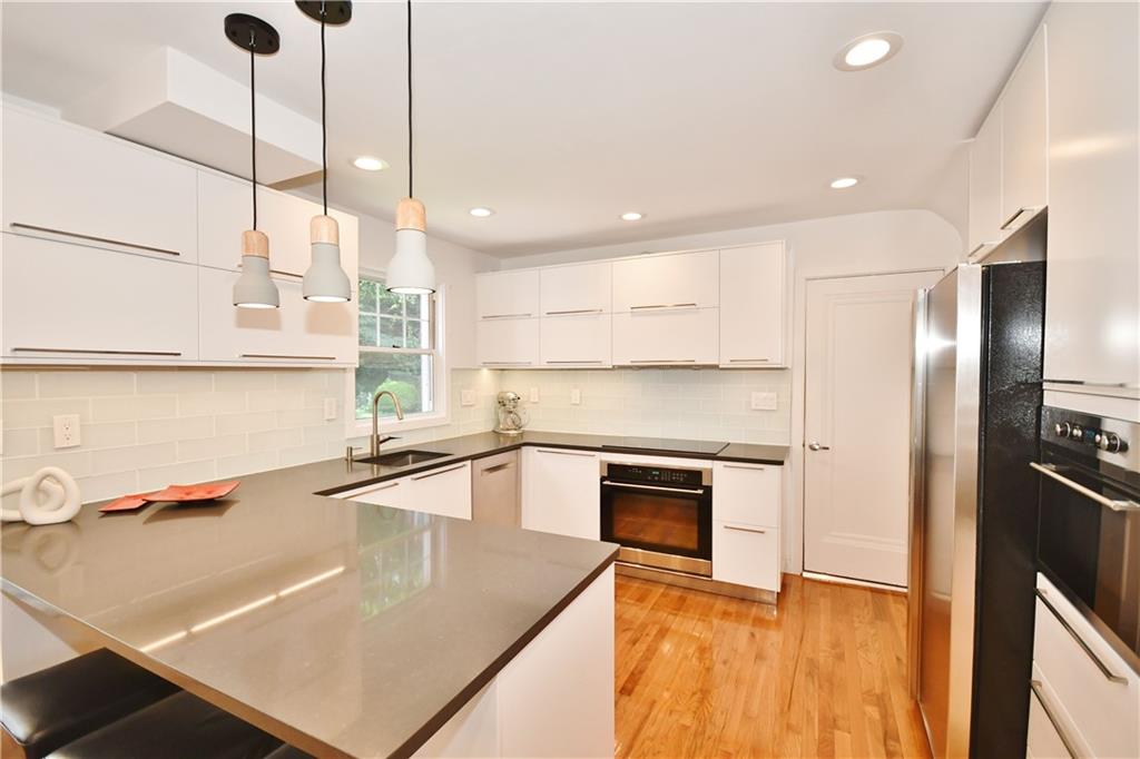 2840 Fernwald Road Pittsburgh, PA 15217 - Photo 5 of 25 Gallery Image 5