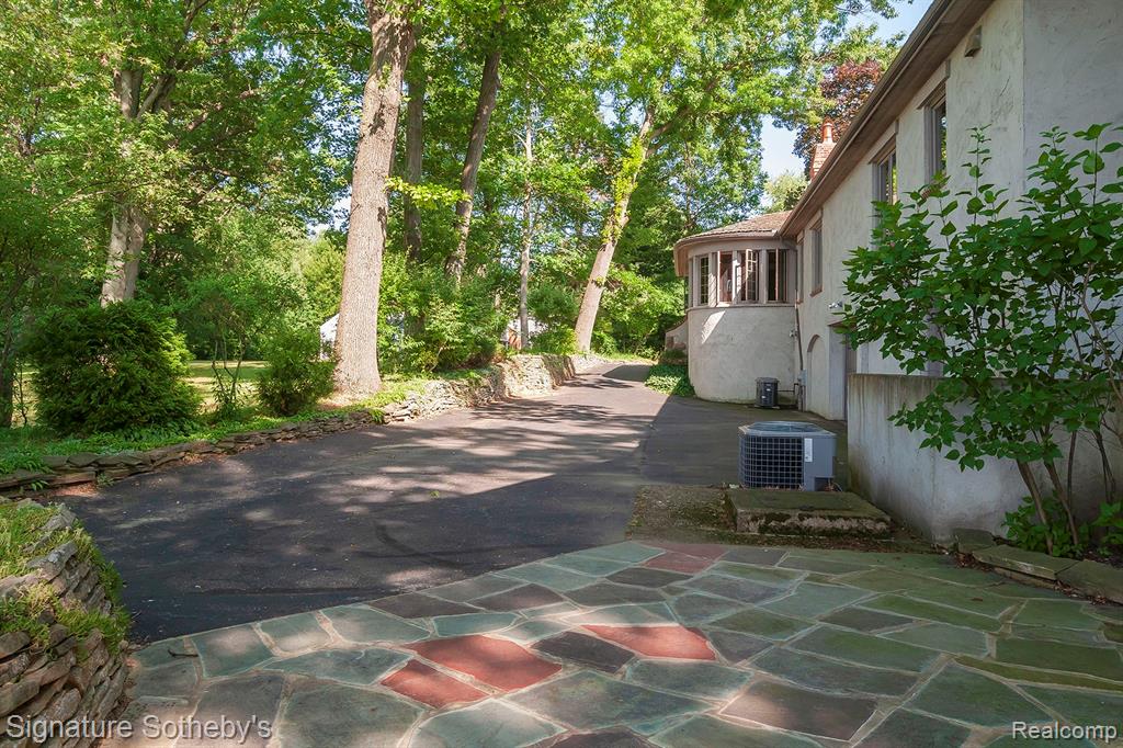 204 Gallogly Road Lake Angelus, MI 48326 - Photo 77 of 85