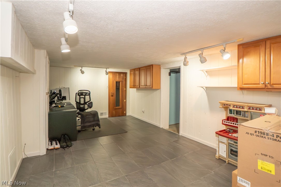 160 Everhard Road Southwest North Canton, OH 44709 - Photo 26 of 40 Rec Room