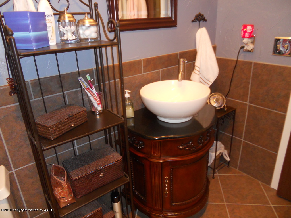 5117 McCarty Boulevard Amarillo, TX 79110 - Photo 14 of 17 a view of a chairs in kitchen