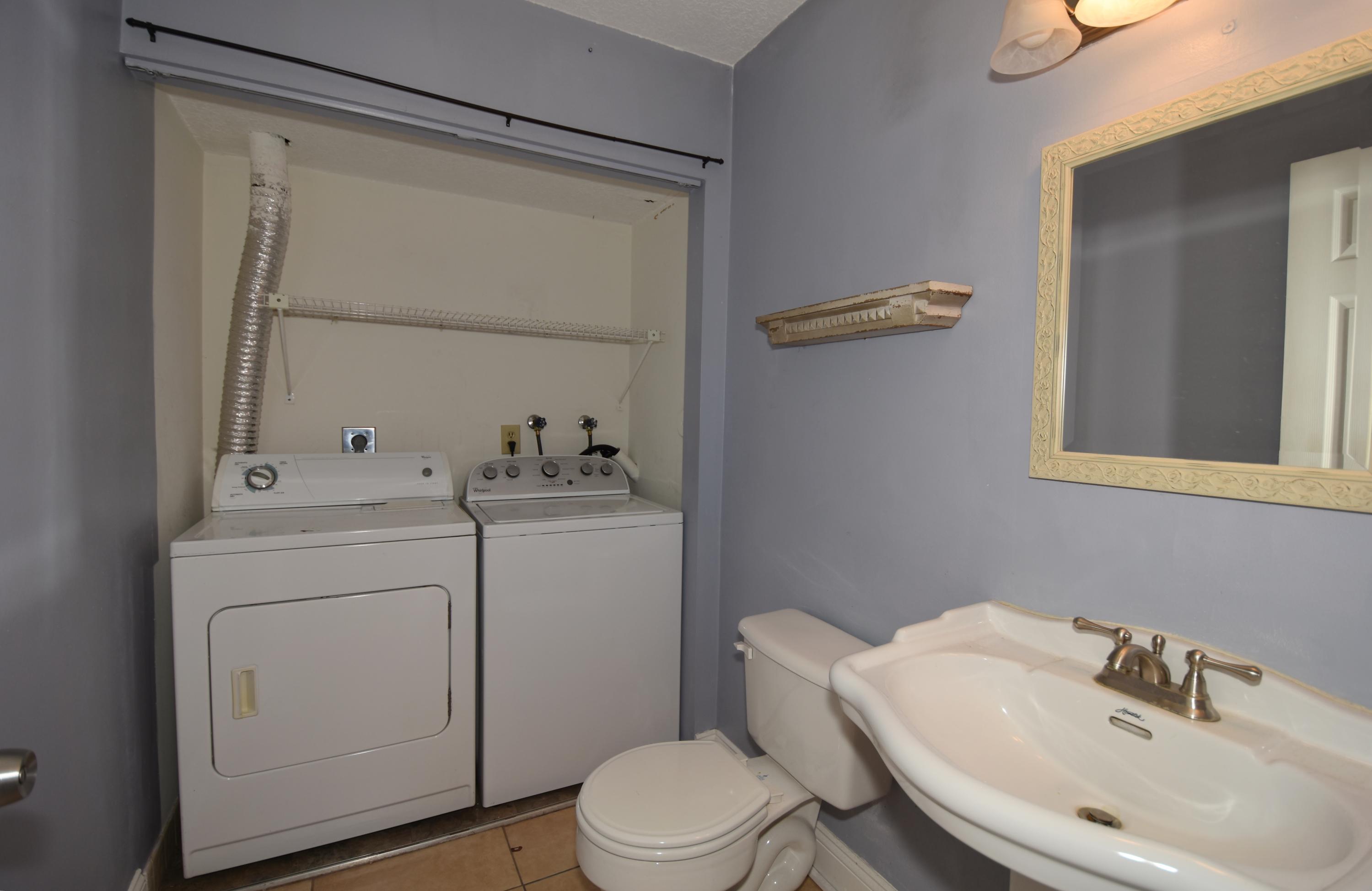 7687 Courtyard Run West Boca Raton, FL 33433 - Photo 12 of 27 1/2 bath w/full sized W/D