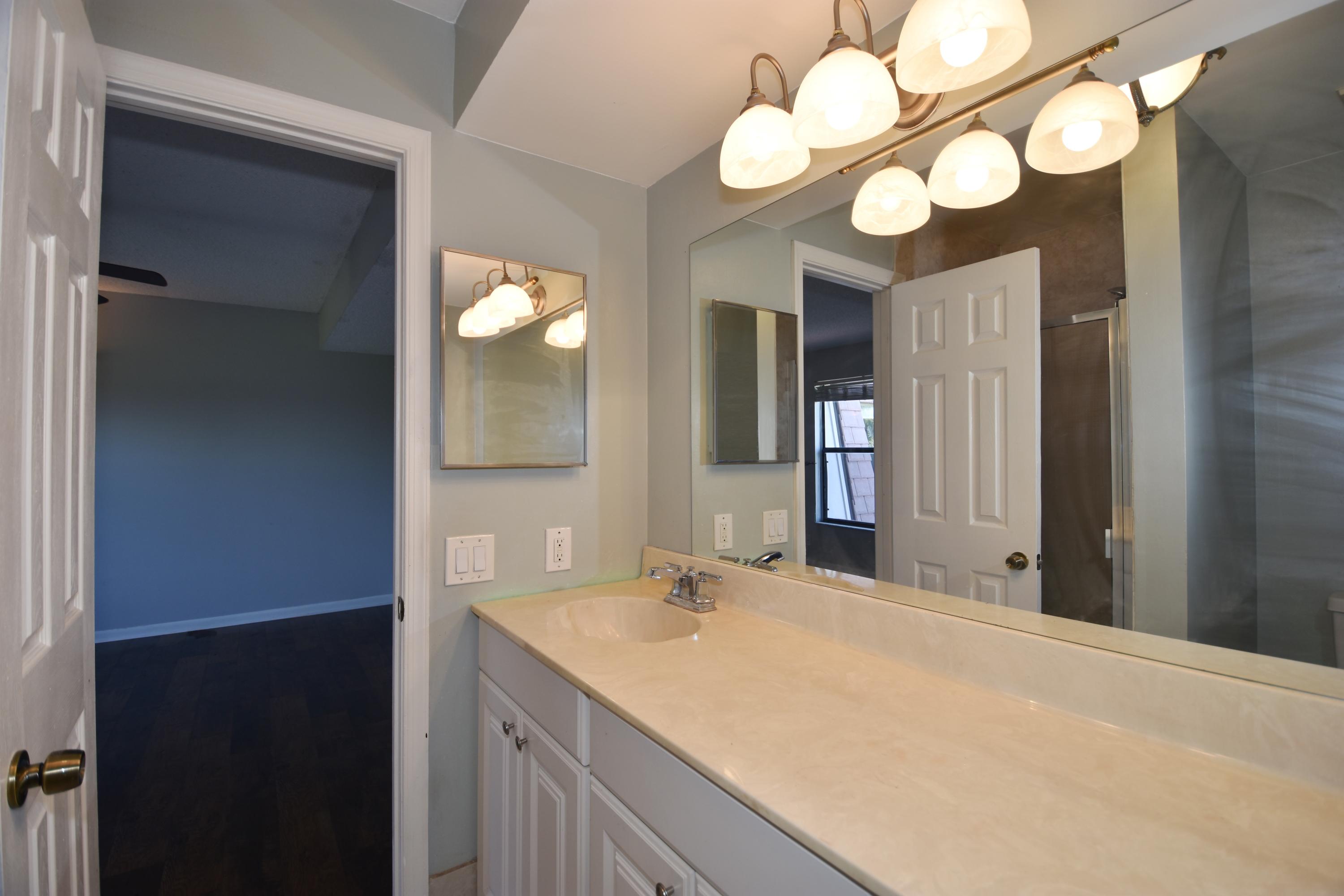 7687 Courtyard Run West Boca Raton, FL 33433 - Photo 16 of 27 Master bathroom