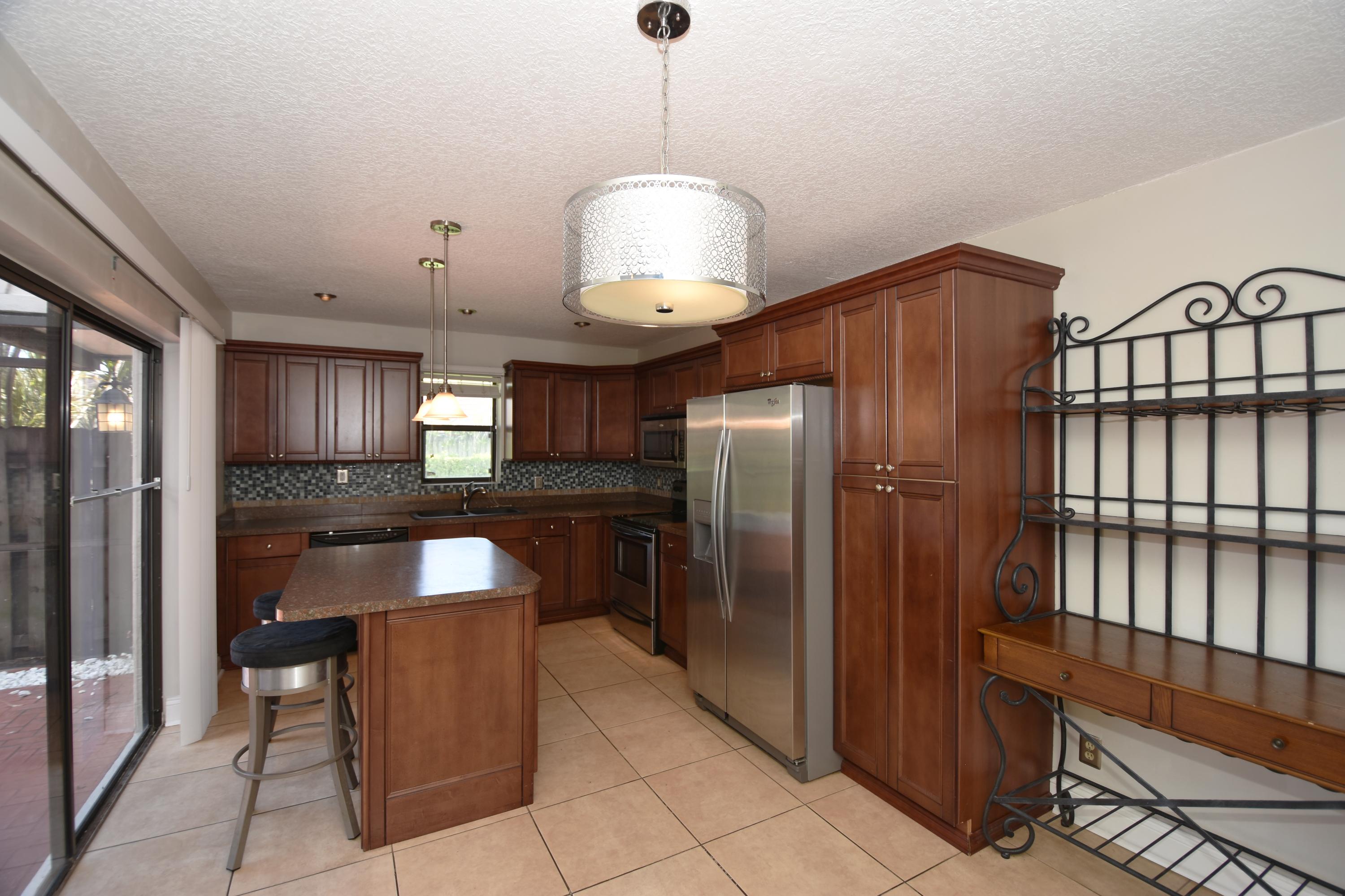 7687 Courtyard Run West Boca Raton, FL 33433 - Photo 8 of 27 Updated kitchen