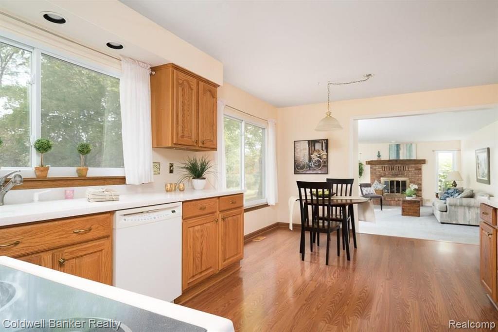 1402 North Fairview Lane Rochester Hills, MI 48306 - Photo 11 of 35