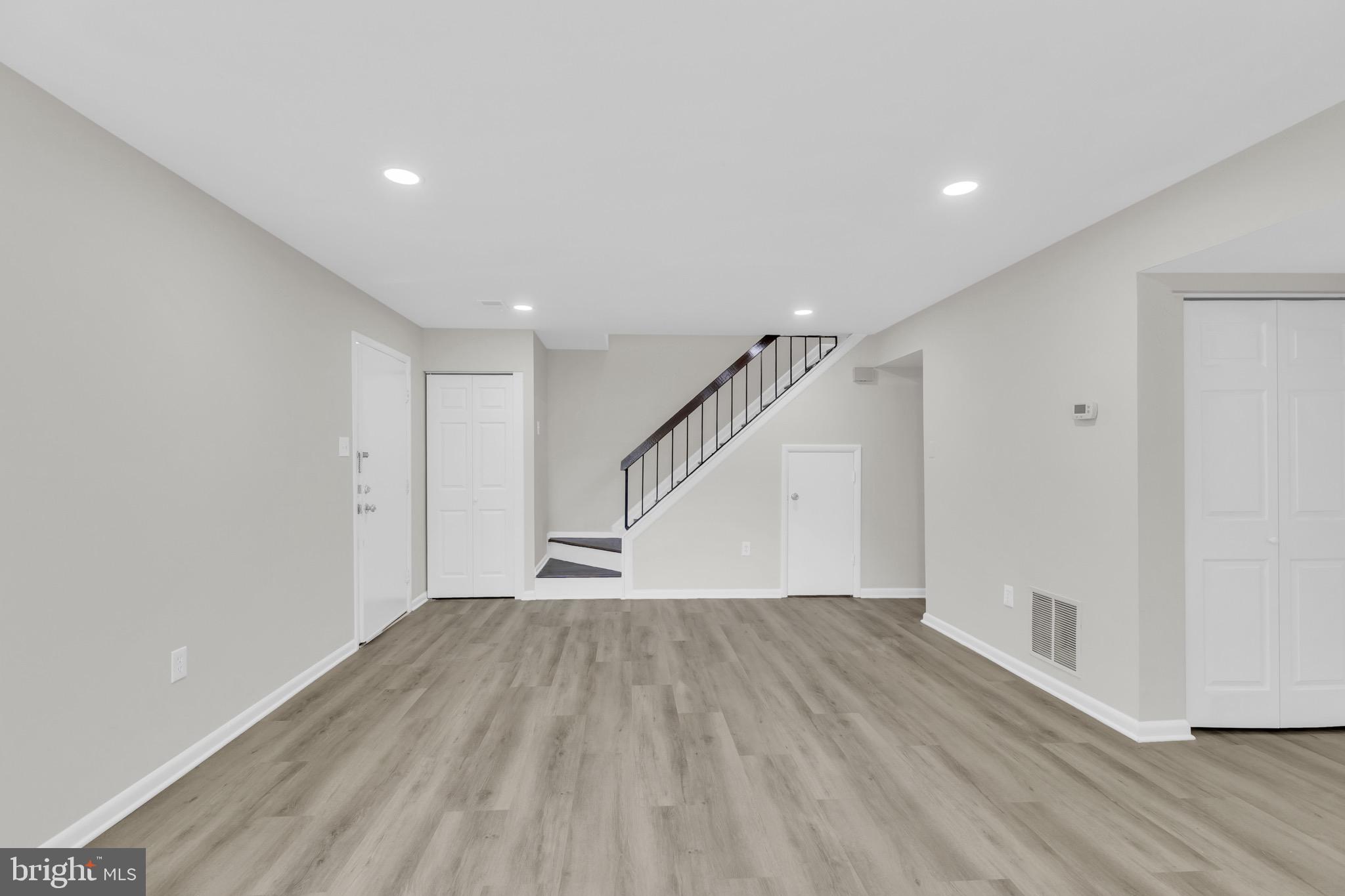 10669 Spring Oak Court Burke, VA 22015 - Photo 7 of 32