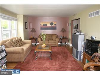1039 Valley Road Warminster, PA 18974 - Photo 2 of 10 Gallery Image 2
