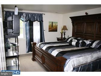1039 Valley Road Warminster, PA 18974 - Photo 6 of 10 Gallery Image 6