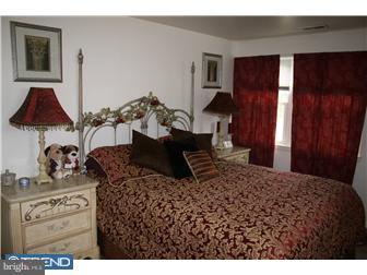 1039 Valley Road Warminster, PA 18974 - Photo 7 of 10 Gallery Image 7