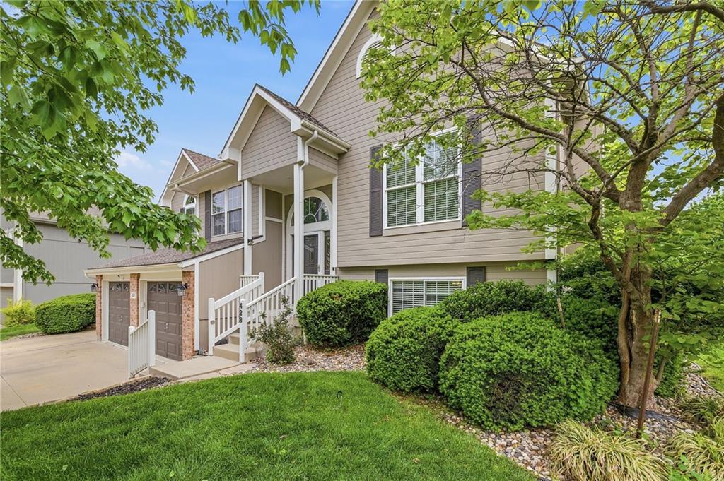 428 Southwest Seagull Street Lee's Summit, MO 64082 - Photo 4 of 55
