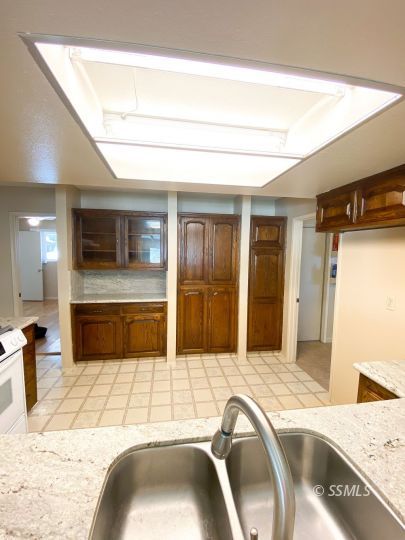516 West Wasp Avenue Ridgecrest, CA 93555 - Photo 6 of 25 a bathroom with a sink and a bathtub