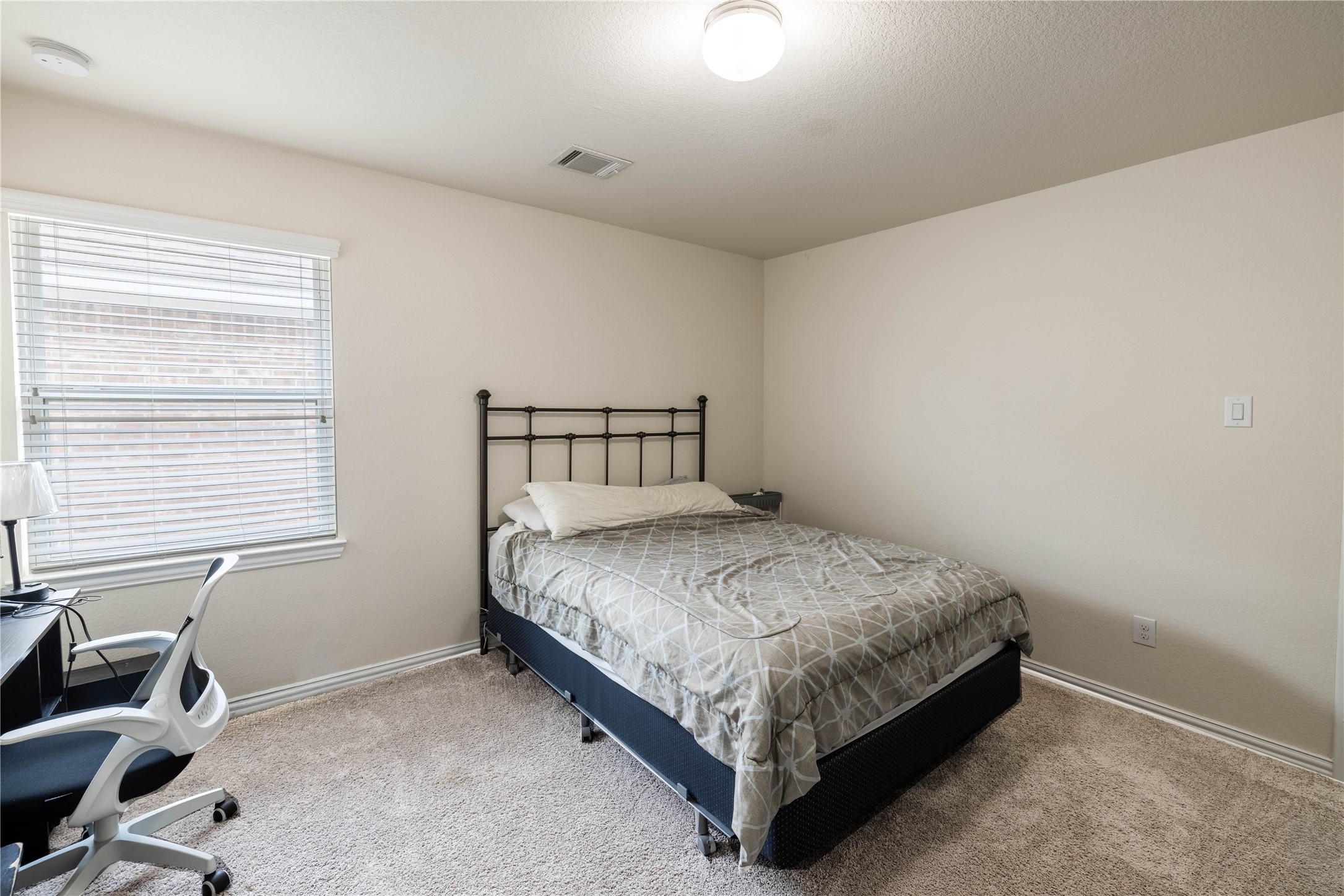 2318 Red Slate Drive Rosharon, TX 77583 - Photo 19 of 41 2nd Floor Guest Bedroom #3