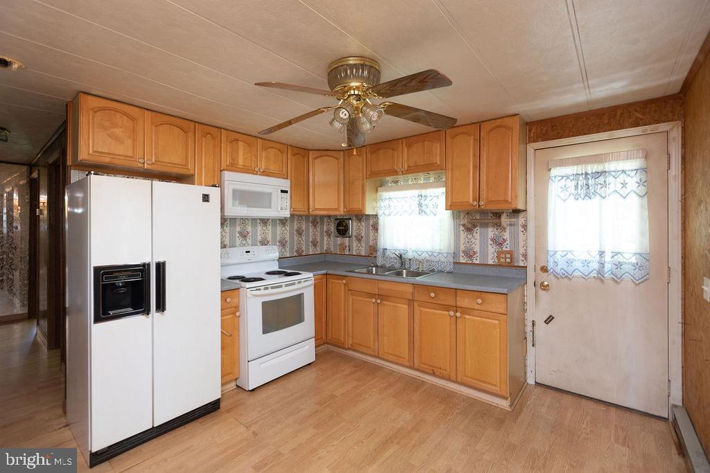 7847 East Shore Road Pasadena, MD 21122 - Photo 7 of 30 Gallery Image 7