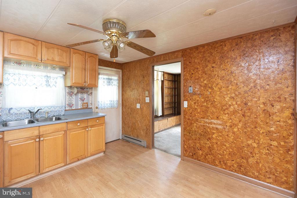 7847 East Shore Road Pasadena, MD 21122 - Photo 10 of 30 Gallery Image 10