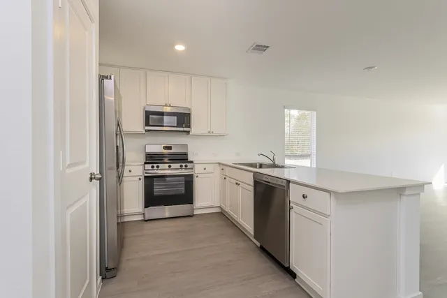 $1,575 | 12113 Kellsway Court, Conroe, TX 77306