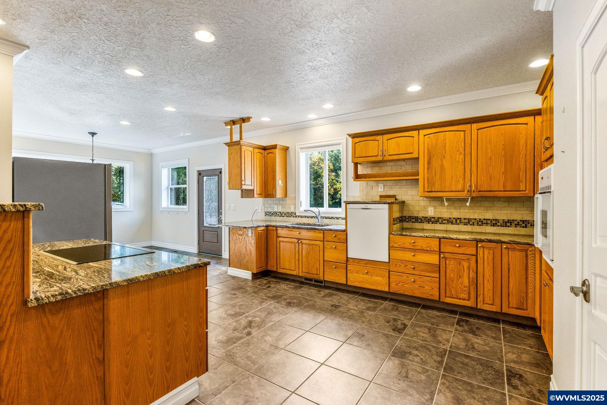 3595 Barnhart Road Dallas, OR 97338 - Photo 9 of 50