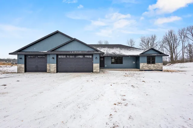 $499,900 | 3382 Largo Ridge Drive, Green Bay, WI 54311