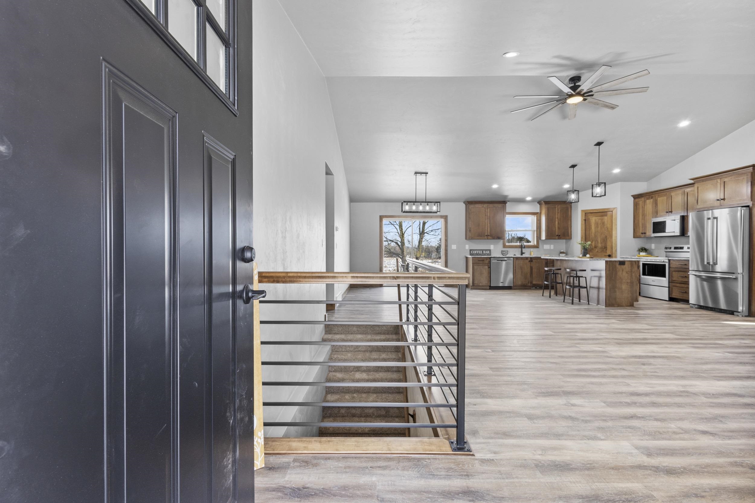 3382 Largo Ridge Drive Green Bay, WI 54311 - Photo 2 of 30