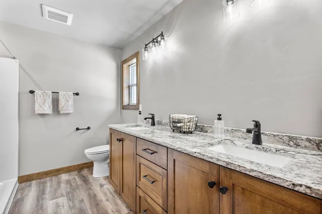 $499,900 | 3382 Largo Ridge Drive, Green Bay, WI 54311