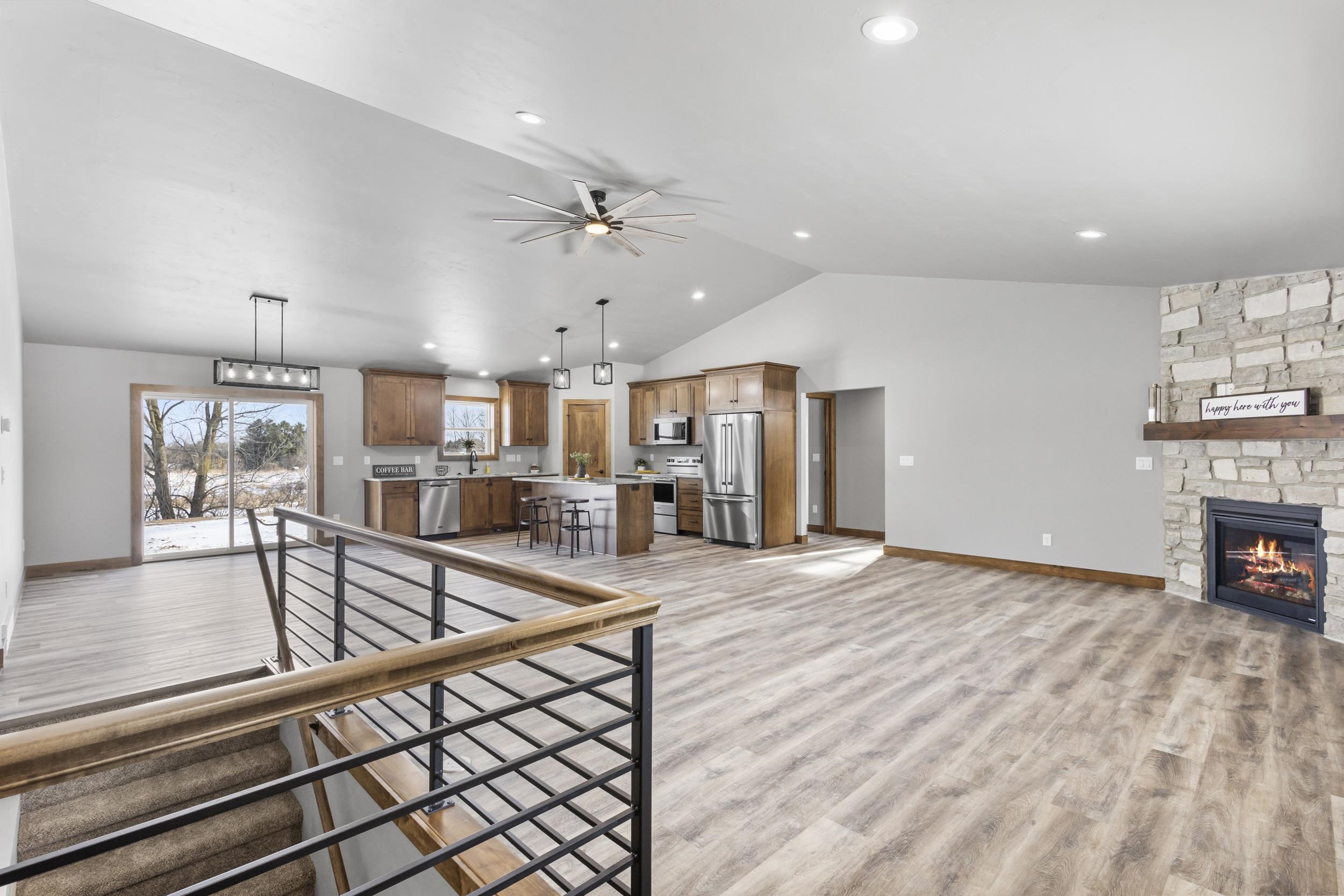 3382 Largo Ridge Drive Green Bay, WI 54311 - Photo 3 of 30