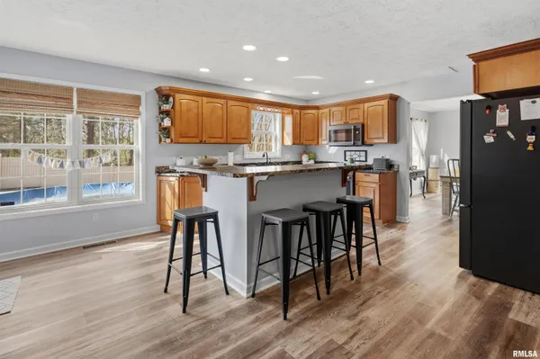 $629,000 | 14715 Followell Drive, Marion, IL 62959